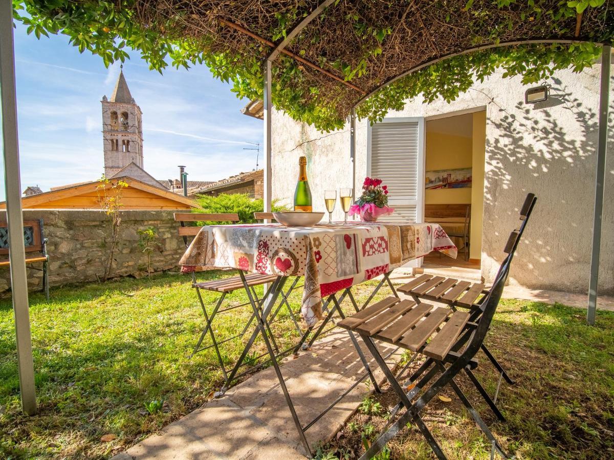 Готель Terrazza Santa Chiara Ассізі Екстер'єр фото