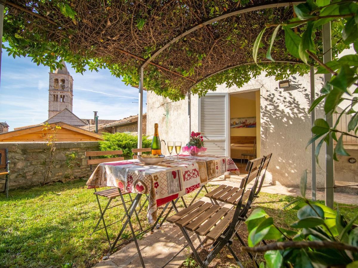 Готель Terrazza Santa Chiara Ассізі Екстер'єр фото
