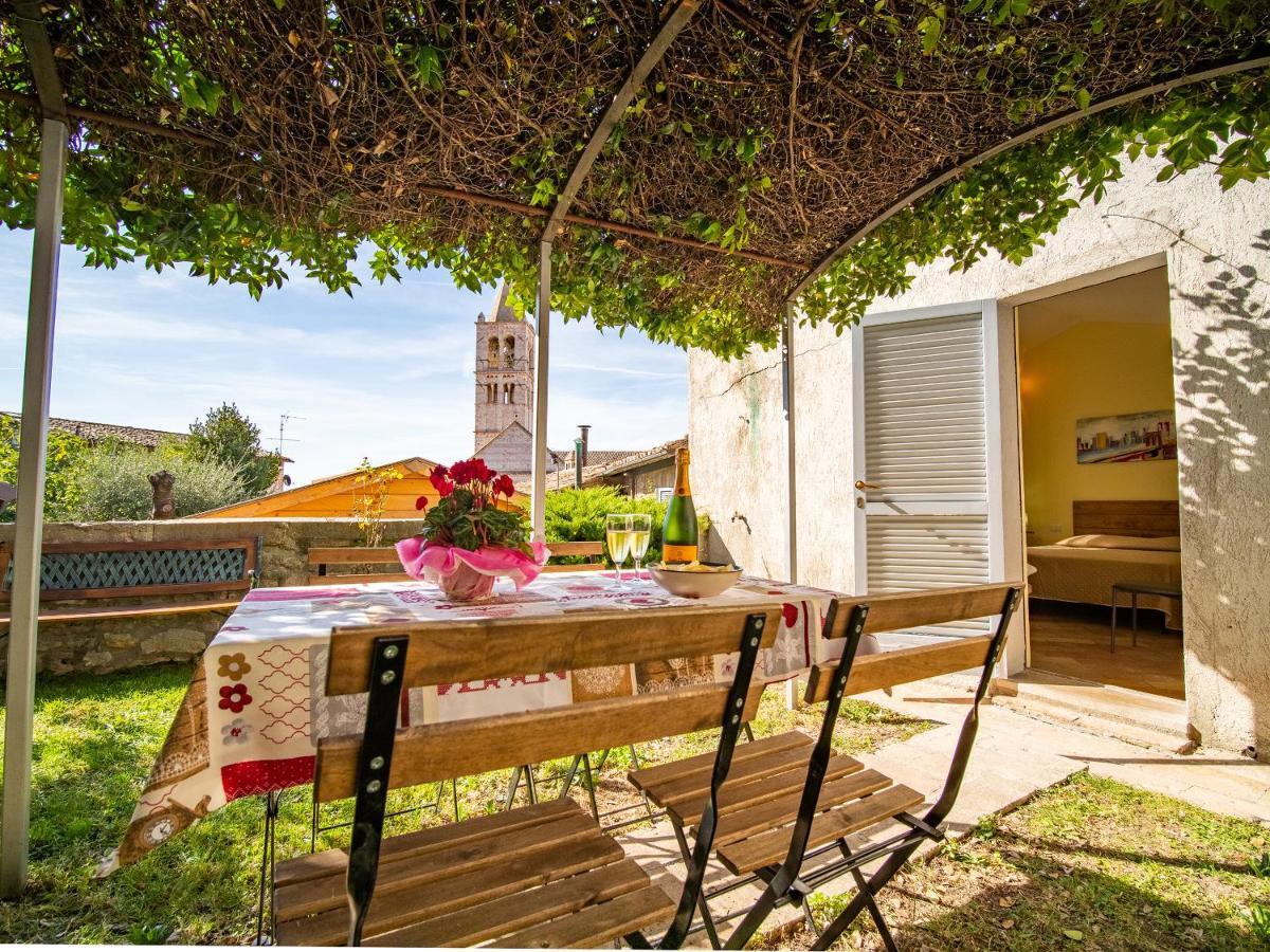 Готель Terrazza Santa Chiara Ассізі Екстер'єр фото