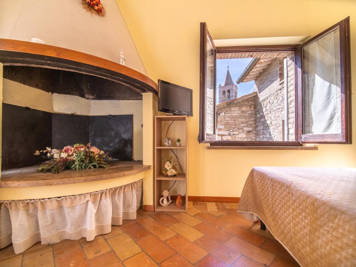 Готель Terrazza Santa Chiara Ассізі Екстер'єр фото